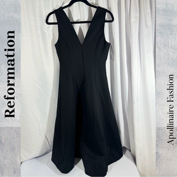 Reformation Mikayla form fitting midi dress in black size small NWT - Picture 4 of 8
